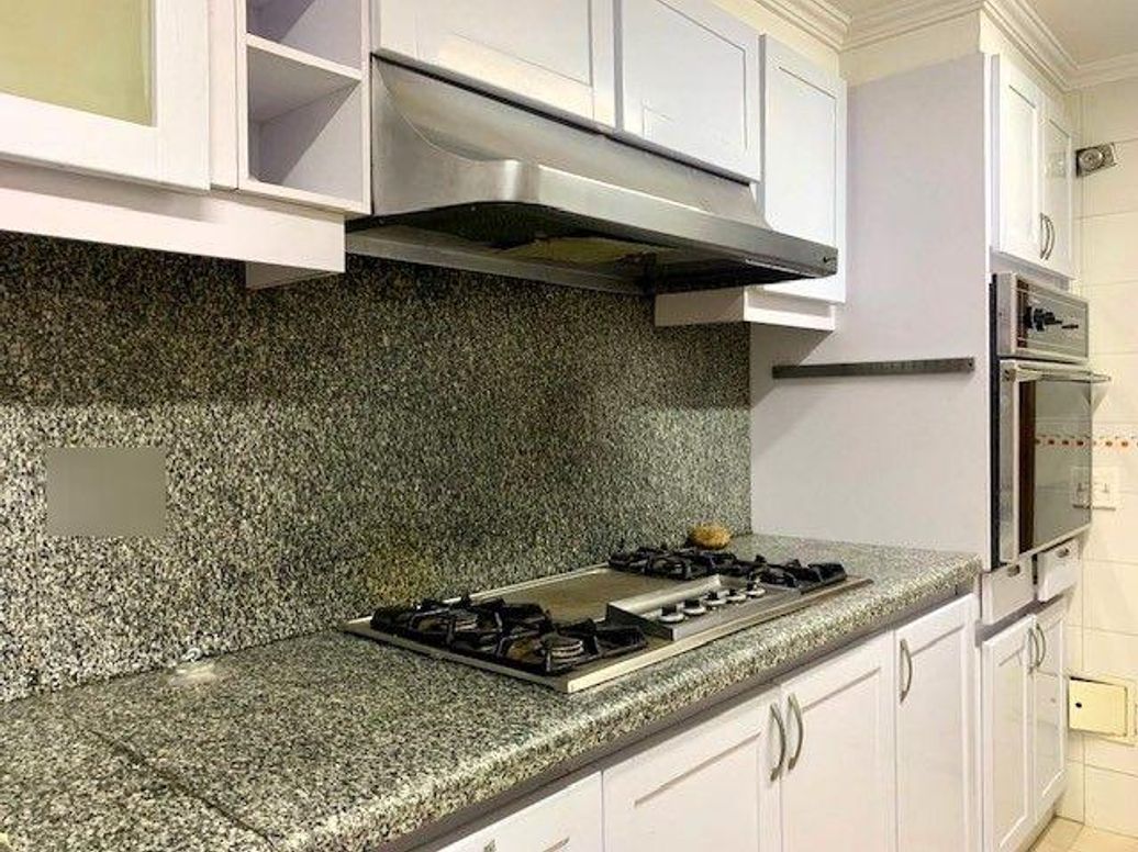 Apartamento de 3 alcobas en arriendo en Los Rosales, Bogotá, 200 m² · foto 14 de 16