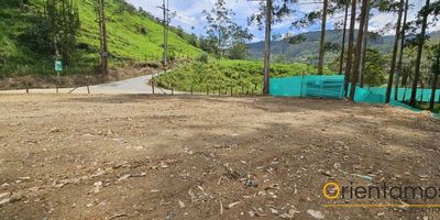 Lote en arriedno antes del peaje de caldas Amaga 900 m2 aproximadamente, ubicación estrategica cerca a medellin solo 30 km tranquilo, a 100 metros de la troncal del suroeste via caldas- Amagá antes del peaje de Amagá.