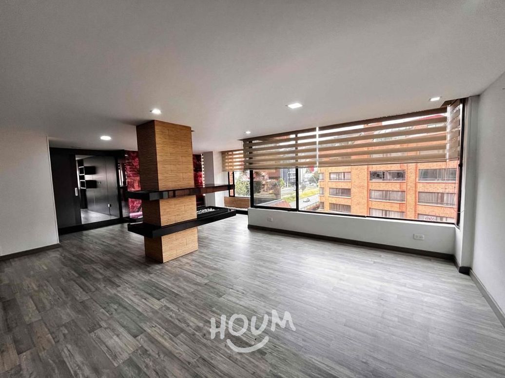 Apartamento de 3 alcobas en venta en Santa Barbara Central, Bogotá, 158 m² · foto 2 de 20