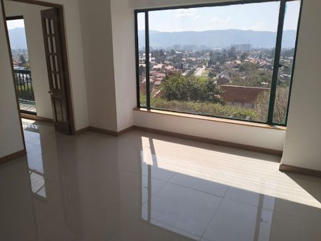 Casa de 4 alcobas en venta en San José De Bavaria, Bogotá, 200 m² · foto 11 de 20
