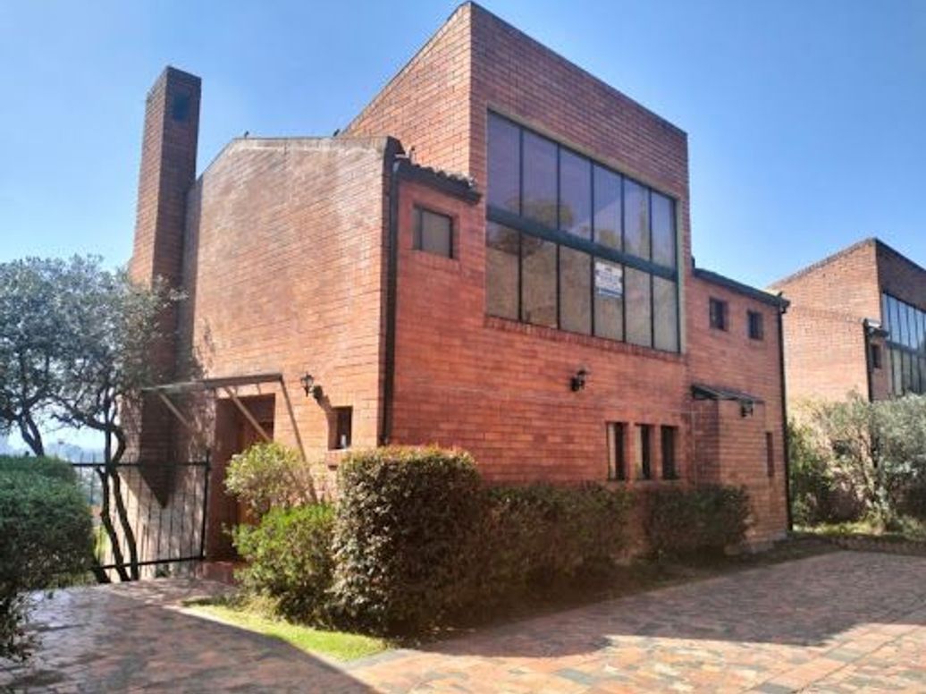 Casa de 4 alcobas en venta en San José De Bavaria, Bogotá, 200 m² · foto 2 de 20