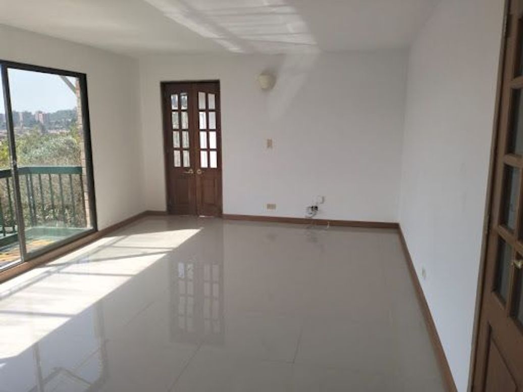 Casa de 4 alcobas en venta en San José De Bavaria, Bogotá, 200 m² · foto 9 de 20