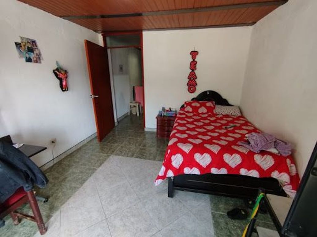 Casa de 7 alcobas en venta en Candelaria La Nueva, Bogotá, 180 m² · foto 7 de 20
