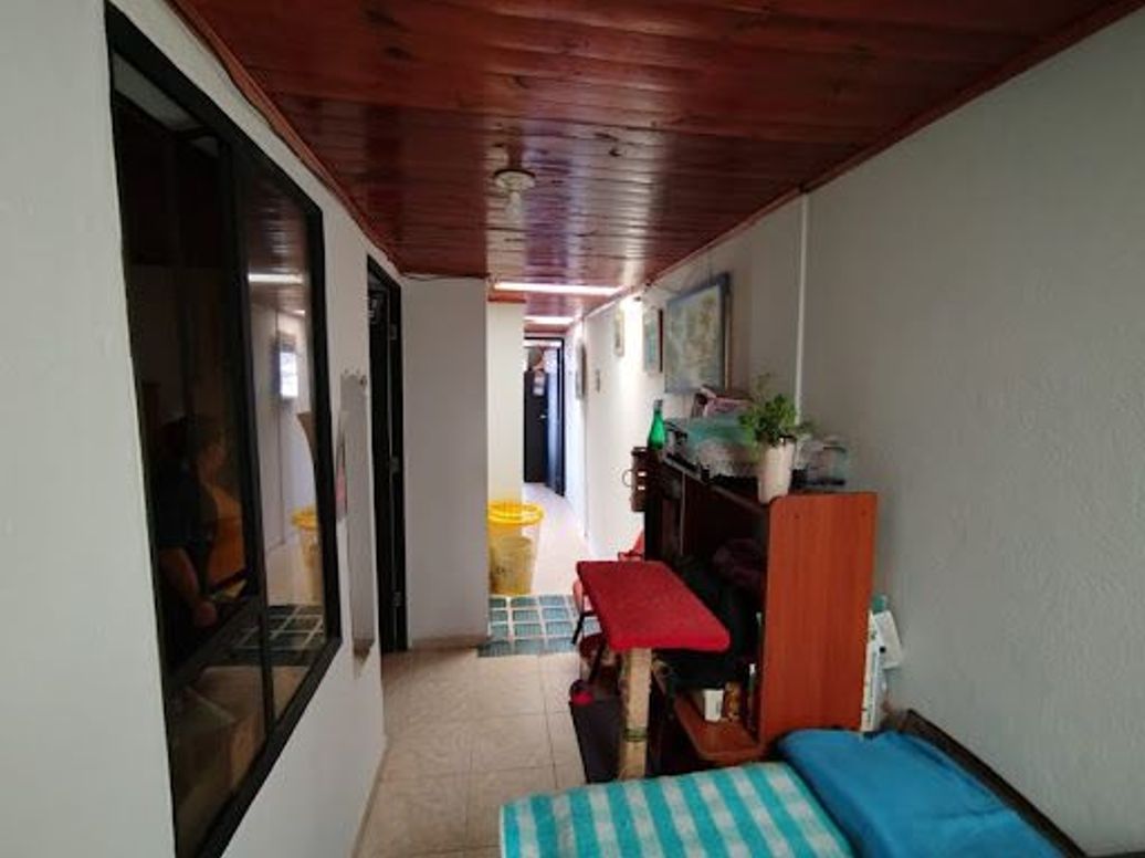 Casa de 7 alcobas en venta en Candelaria La Nueva, Bogotá, 180 m² · foto 14 de 20