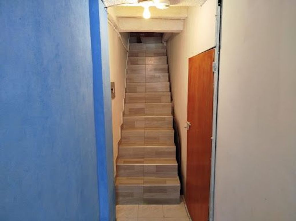 Casa de 7 alcobas en venta en Candelaria La Nueva, Bogotá, 180 m² · foto 2 de 20