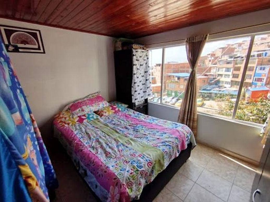 Casa de 7 alcobas en venta en Candelaria La Nueva, Bogotá, 180 m² · foto 19 de 20