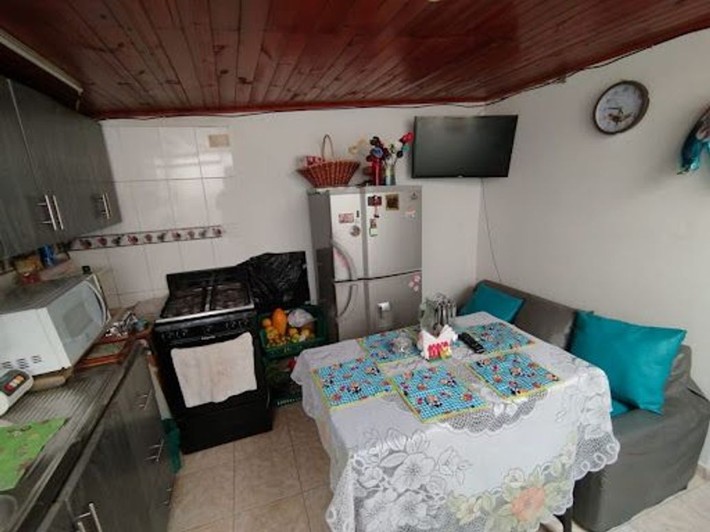 Casa de 7 alcobas en venta en Candelaria La Nueva, Bogotá, 180 m² · foto 11 de 20
