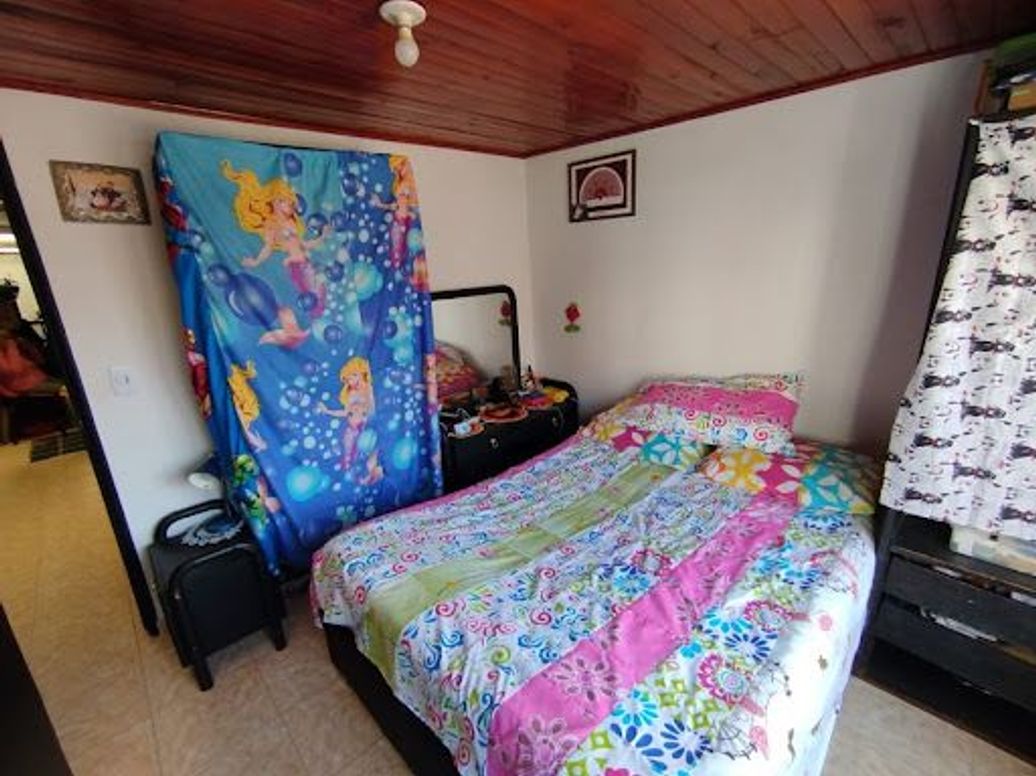 Casa de 7 alcobas en venta en Candelaria La Nueva, Bogotá, 180 m² · foto 20 de 20