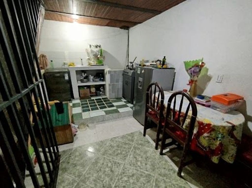 Casa de 7 alcobas en venta en Candelaria La Nueva, Bogotá, 180 m² · foto 8 de 20