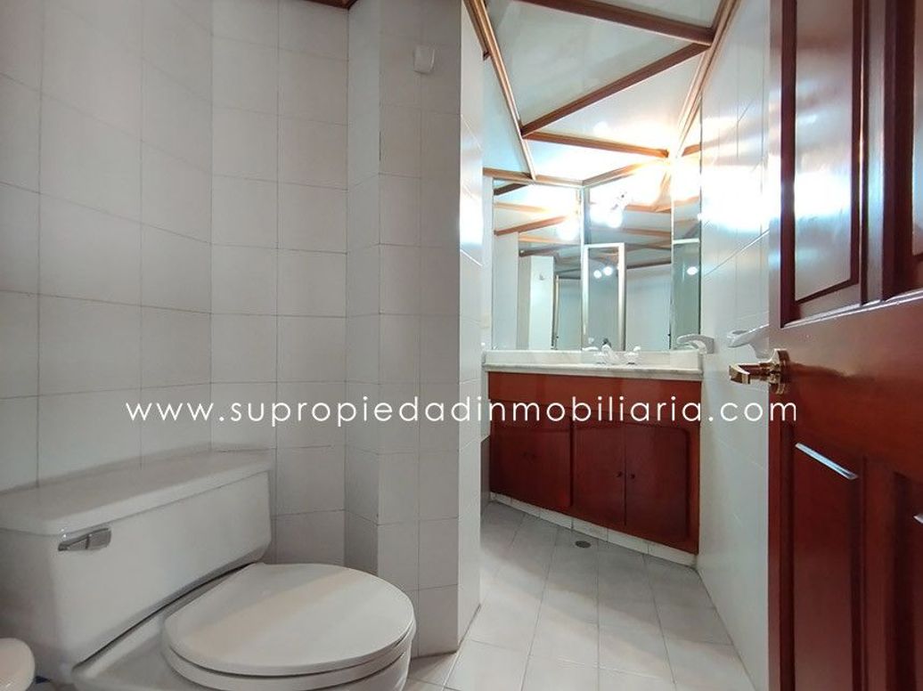 Apartamento de 3 alcobas en venta en Los Rosales, Bogotá, 240 m² · foto 11 de 20