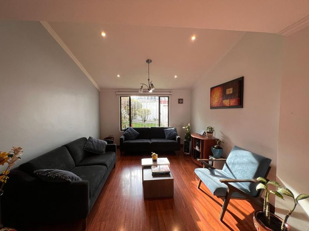 Casa de 4 alcobas en venta en Las Villas, Bogotá, 340 m² · foto 3 de 19