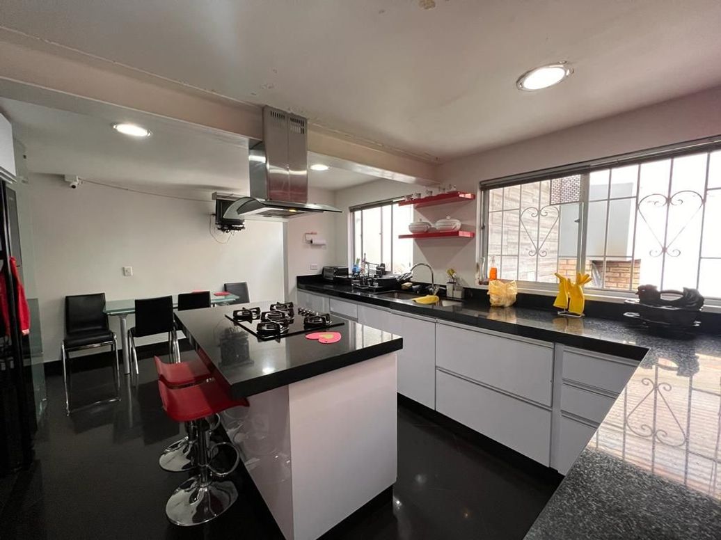 Casa de 4 alcobas en venta en Las Villas, Bogotá, 340 m² · foto 4 de 19
