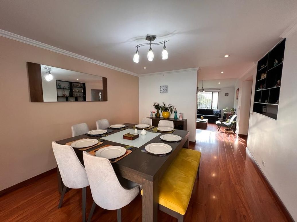 Casa de 4 alcobas en venta en Las Villas, Bogotá, 340 m² · foto 2 de 19