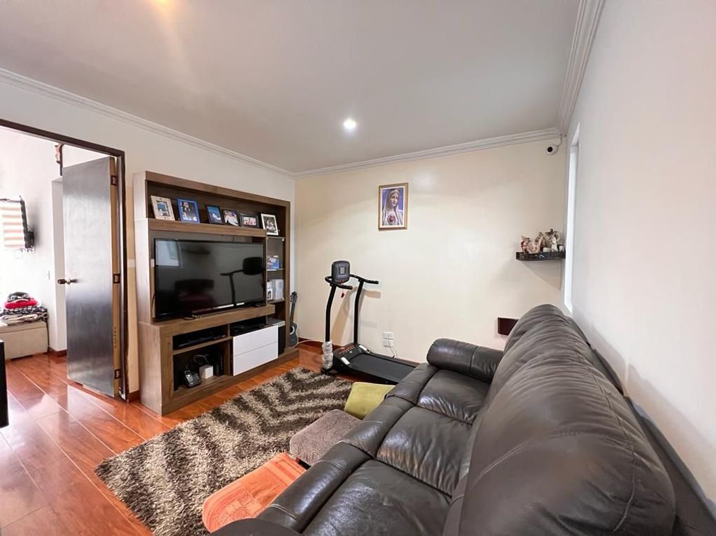 Casa de 4 alcobas en venta en Las Villas, Bogotá, 340 m² · foto 7 de 19