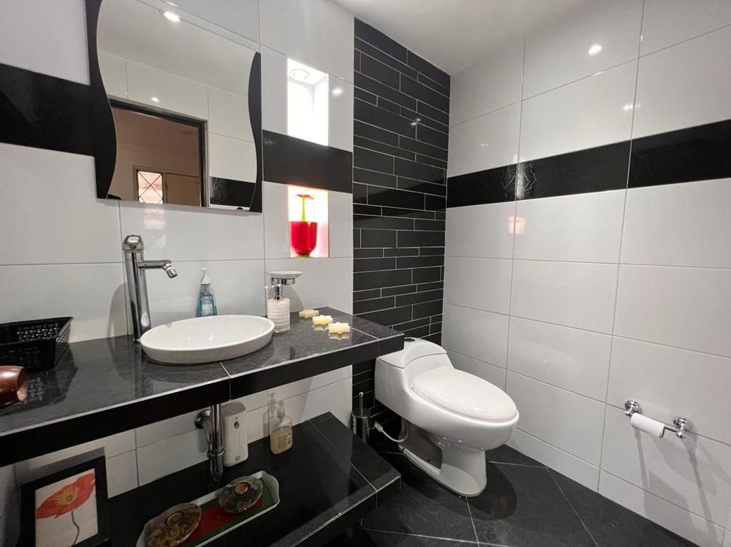 Casa de 4 alcobas en venta en Las Villas, Bogotá, 340 m² · foto 14 de 19