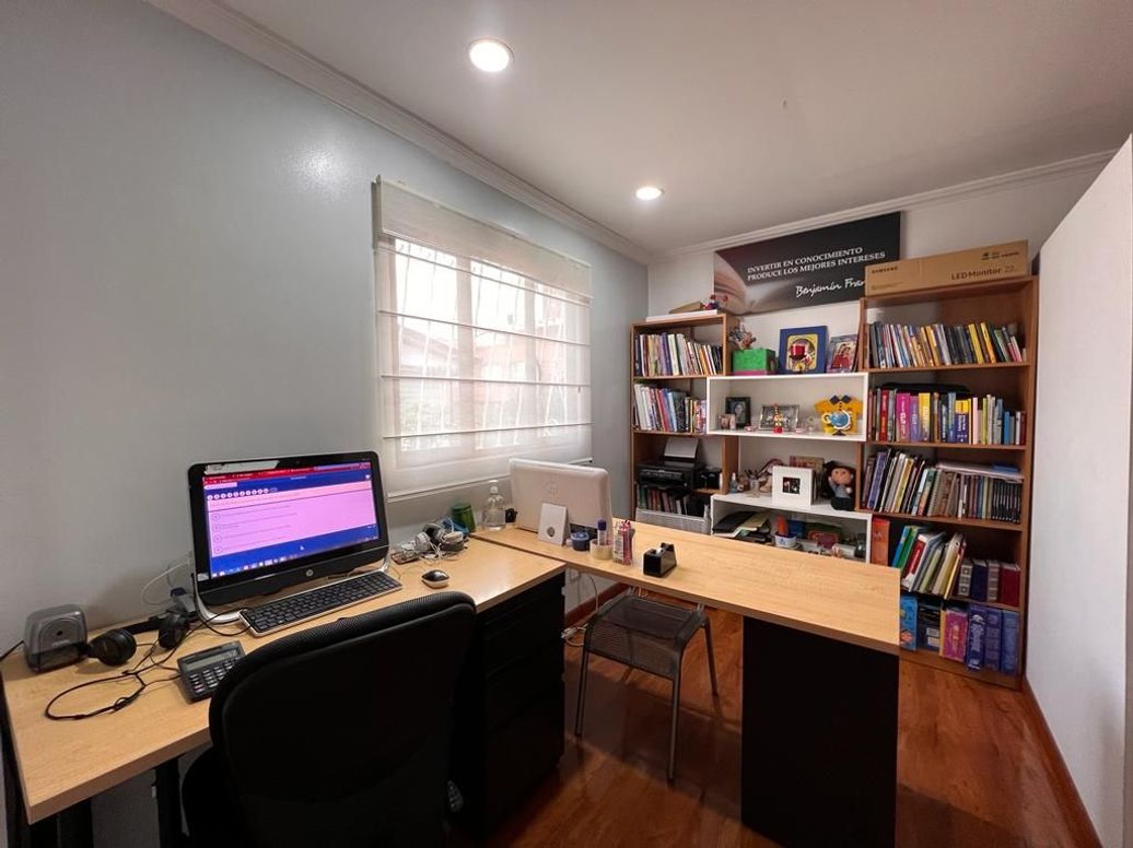 Casa de 4 alcobas en venta en Las Villas, Bogotá, 340 m² · foto 12 de 19