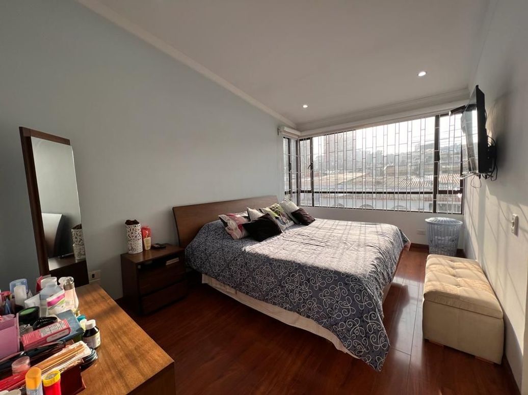 Casa de 4 alcobas en venta en Las Villas, Bogotá, 340 m² · foto 15 de 19