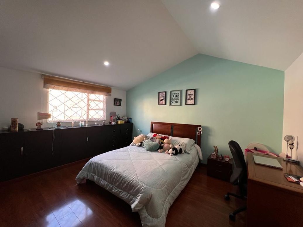 Casa de 4 alcobas en venta en Las Villas, Bogotá, 340 m² · foto 18 de 19