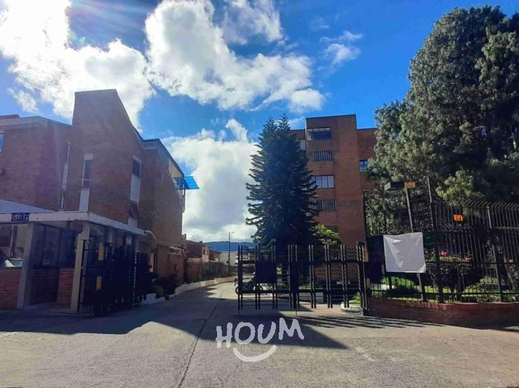 Apartamento de 3 alcobas en venta en Ub. Cordoba, Bogotá, 115 m² · foto 2 de 20