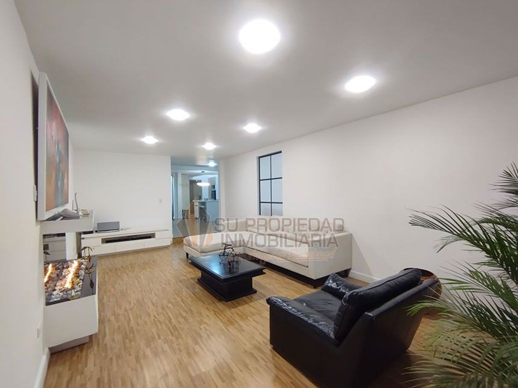 Casa de 3 alcobas en venta en Caobos Salazar, Bogotá, 240 m² · foto 4 de 20
