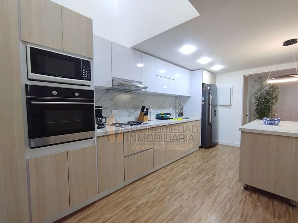 Casa de 3 alcobas en venta en Caobos Salazar, Bogotá, 240 m² · foto 5 de 20