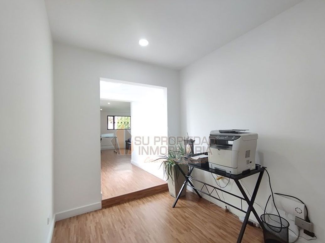 Casa de 3 alcobas en venta en Caobos Salazar, Bogotá, 240 m² · foto 12 de 20