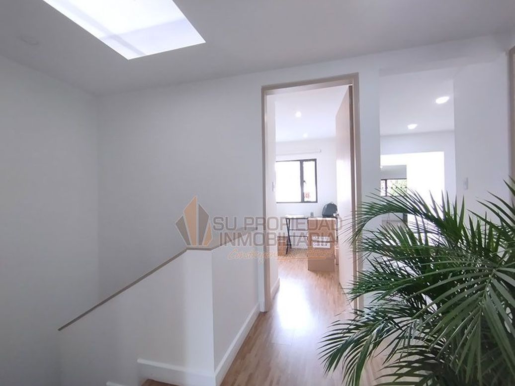 Casa de 3 alcobas en venta en Caobos Salazar, Bogotá, 240 m² · foto 16 de 20