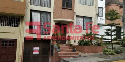 Inmuebles sujetos a verificación de disponibilidad.
GAS CON PIPETA Y LO COLOCA EL ARRENDATARIO, LUZ LED EN GENERAL, ESPEJO EN BAÑO, UN CLOSET, CITOFONO,ALACENAS, DUCHA ELECTRICA, MUEBLE BIBLIOTECA, INSTALACION DE LAVADORA. 
ZONAS COMUNES BALCON