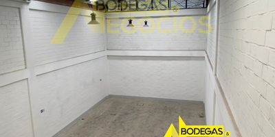 Bodega en unidad cerrada, primer piso, puerta camión, piso en concreto reforzado, 10 mts de altura, energía trifásica, vigilancia 24/7, canon de arrendamiento incluye administración, cerca aeropuerto.