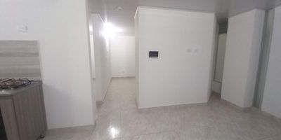 Venta apartamento a pocas cuadras del centro de Armenia, ideal para quien busca tener ganancia a traves de rentas cortas (cuenta con el permiso) nunca ha sido habitado, dos alcobas cada una con baño privado, cocina basica, zona de lavanderia,  parqueadetos para visitantes de carros y motos, ASCENSOR,  piso 2 interior. Le invito por favor a ver el video completo, esciba si desea verlo de manera prescencial.  
