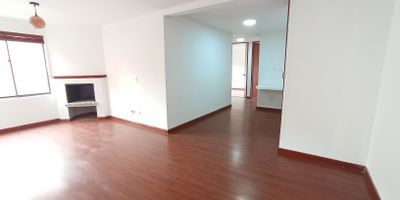 Espectacular Apartamento con espacios amplios, en una zona privilegiada de suba, iluminado y exterior. Cuenta con 88m2 con 3 habitaciones 2 baños, la habitación principal con baño privado y closet, todas las demás habitaciones cuentan con closet, estudio, sala comedor amplia, chimenea, cocina integral, zona de ropas, calentador a gas. Parqueadero privado y depósito. El edificio cuenta con ascensor, vigilancia 24h, salón social, BBQ, zonas verdes, parque para niños. Excelente ubicación frente a la Clínica de la Colina, cerca de centros comerciales, colegios y excelentes vías de acceso, transporte público.