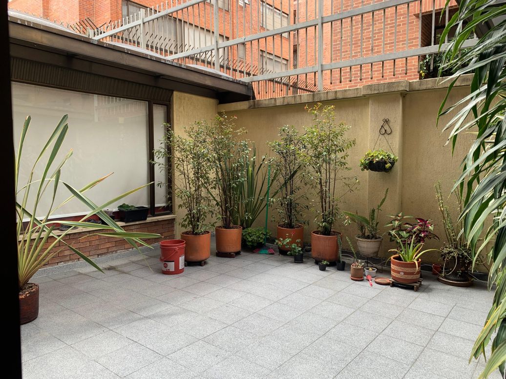 Apartamento de 4 alcobas en venta en Cjr Carlos Lleras Restrepo Block E, Bogotá, 215 m² · foto 16 de 19