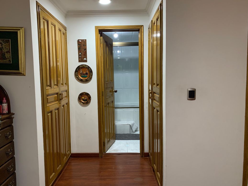 Apartamento de 4 alcobas en venta en Cjr Carlos Lleras Restrepo Block E, Bogotá, 215 m² · foto 14 de 19