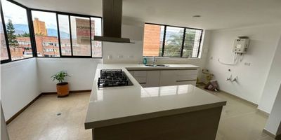 ARRIENDO APARTAMENTO EN LAURELES, CERCA AL PRIMER PARQUE , SON TRES ALCOBAS MAS LA ALCOBA DE SERVICIO, CONSTA EN TOTAL DE CUADRO BAÑOS, TIENE PARQUEADERO Y ASCENSOR, MUY CERCA A TODA LA ZONA COMERCIAL DE LAURELES Y AL VIVA PARA MAYOR INFORMACIÓN CONTACTAME 

Asesora Yenny López CEL 3245627227

WASI  7541697
