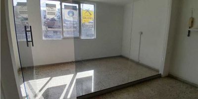 Se arrienda oficina en laureles, universidades,  colegios,  iglesias,  centros comerciales excelente ubicación. 

Cod(050)