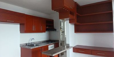 Apartamento en Venta en unidad cerrada en condina cerca a supermercados de cadena,  centros comerciales, rutas de transporte publico y servicios complementarios, cuenta con tres habitaciones y dos baños, sala-comedor, estufa y calentador a gas, cocina integral mesón en granito,  zona de ropas. La unidad cuenta con piscina, gimnasio, salón comunal, parques infantiles y placa polideportiva. un parqueadero descubierto, portería y vigilancia las 24 Horas. *Inmuebles sujetos a verificación de disponibilidad.*
