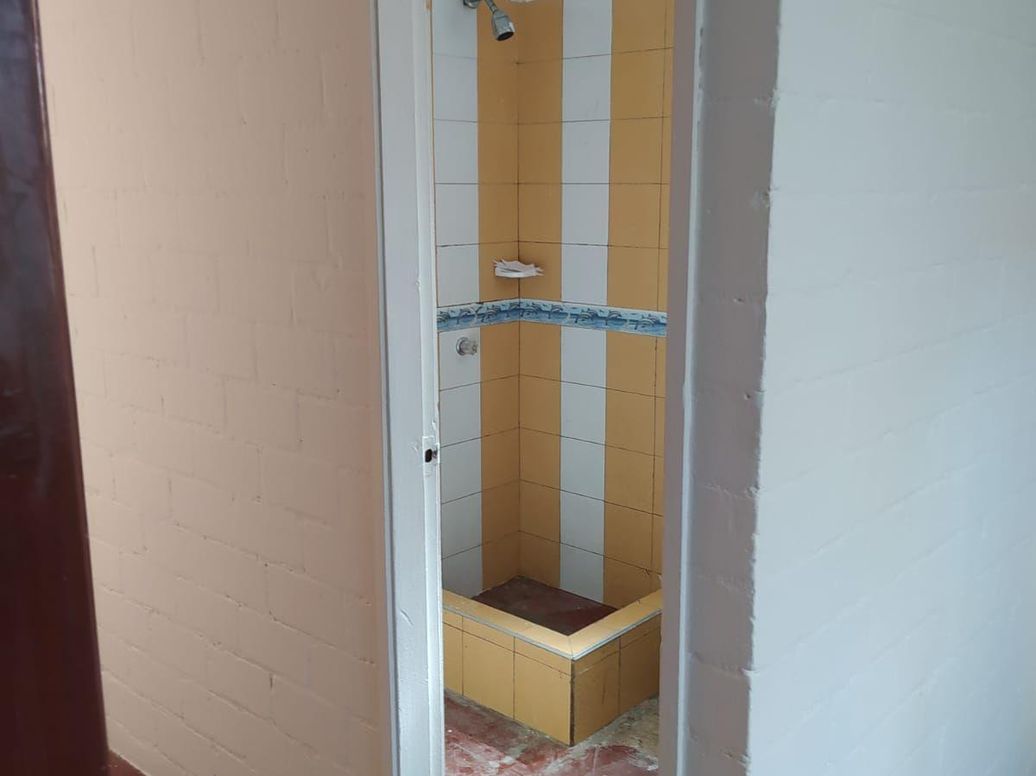Casa de 9 alcobas en venta en Rafael Uribe, Bogotá, 234 m² · foto 11 de 11