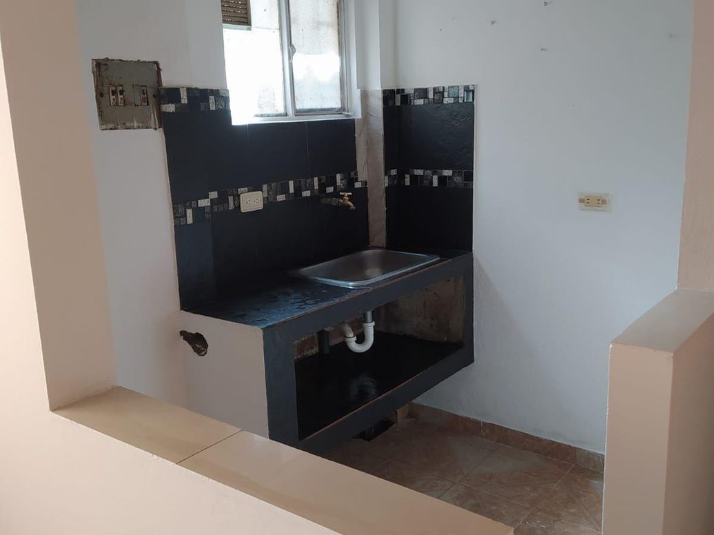 Casa de 9 alcobas en venta en Rafael Uribe, Bogotá, 234 m² · foto 7 de 11