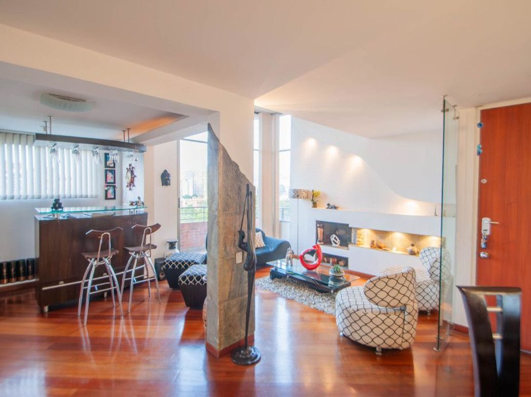 Apartamento de 3 alcobas en venta en Mazurén, Bogotá, 172 m² · foto 2 de 20