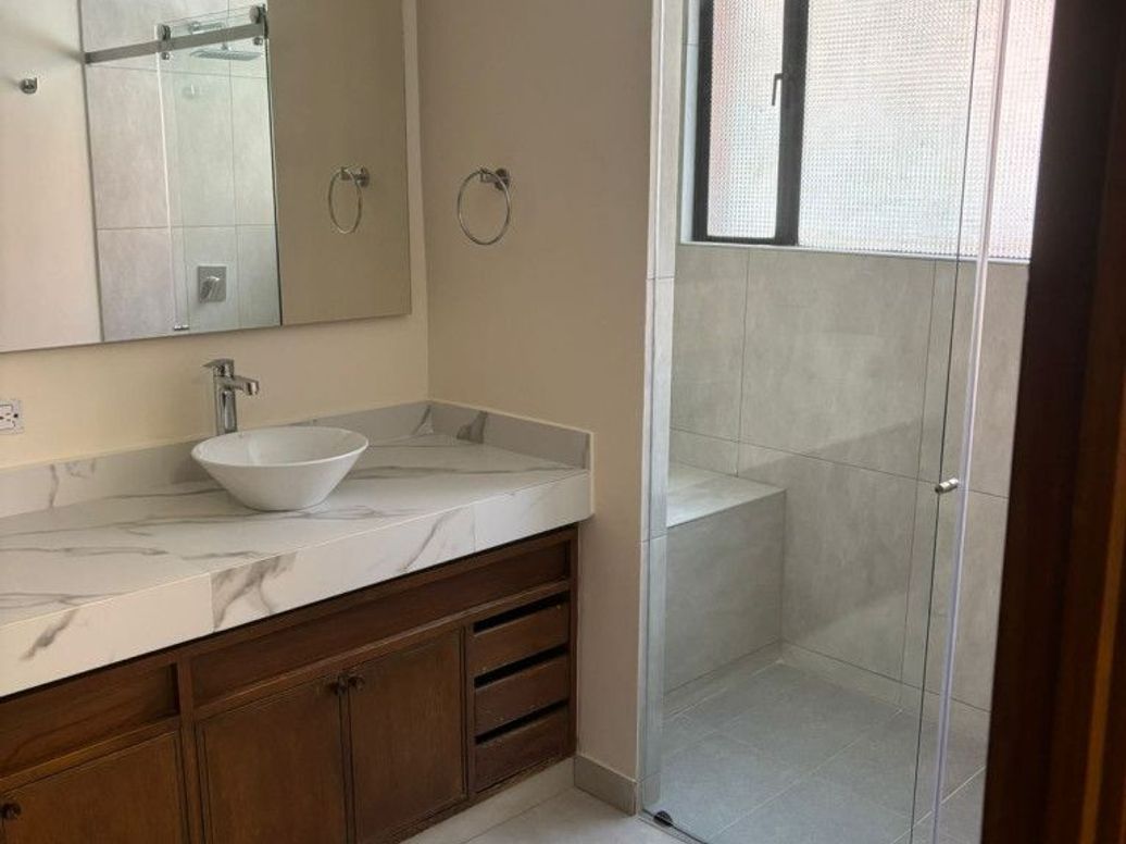 Apartamento de 3 alcobas en venta en Chico, Bogotá, 289 m² · foto 14 de 20