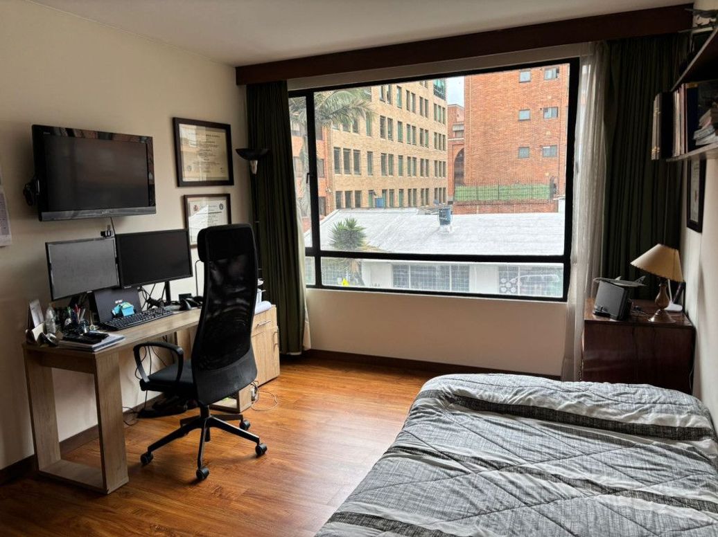 Apartamento de 3 alcobas en venta en Chico, Bogotá, 289 m² · foto 10 de 20