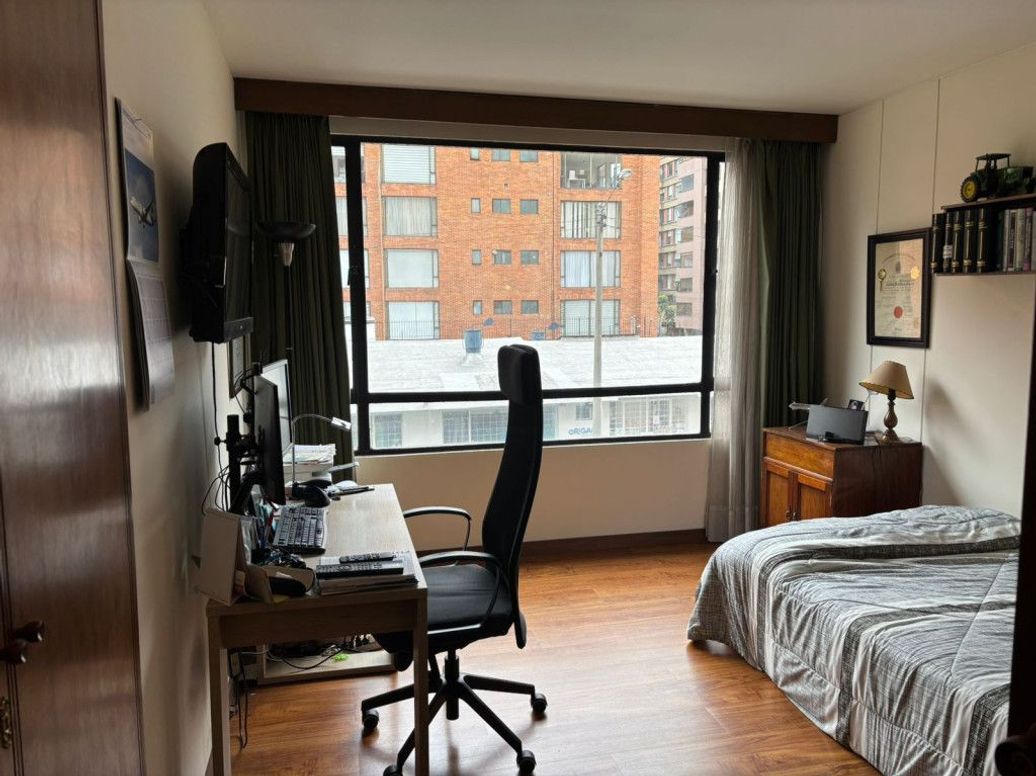 Apartamento de 3 alcobas en venta en Chico, Bogotá, 289 m² · foto 11 de 20