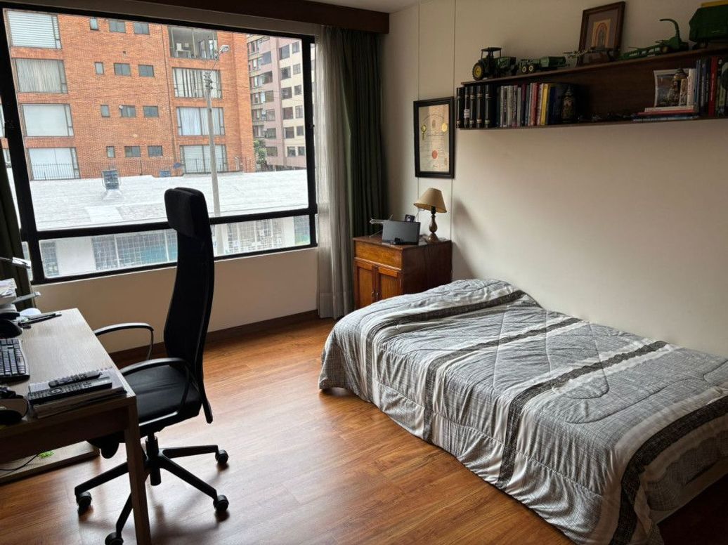 Apartamento de 3 alcobas en venta en Chico, Bogotá, 289 m² · foto 16 de 20