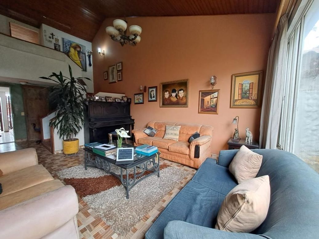 Casa de 6 alcobas en venta en Prado Veraniego Sur, Bogotá, 291 m² · foto 3 de 20