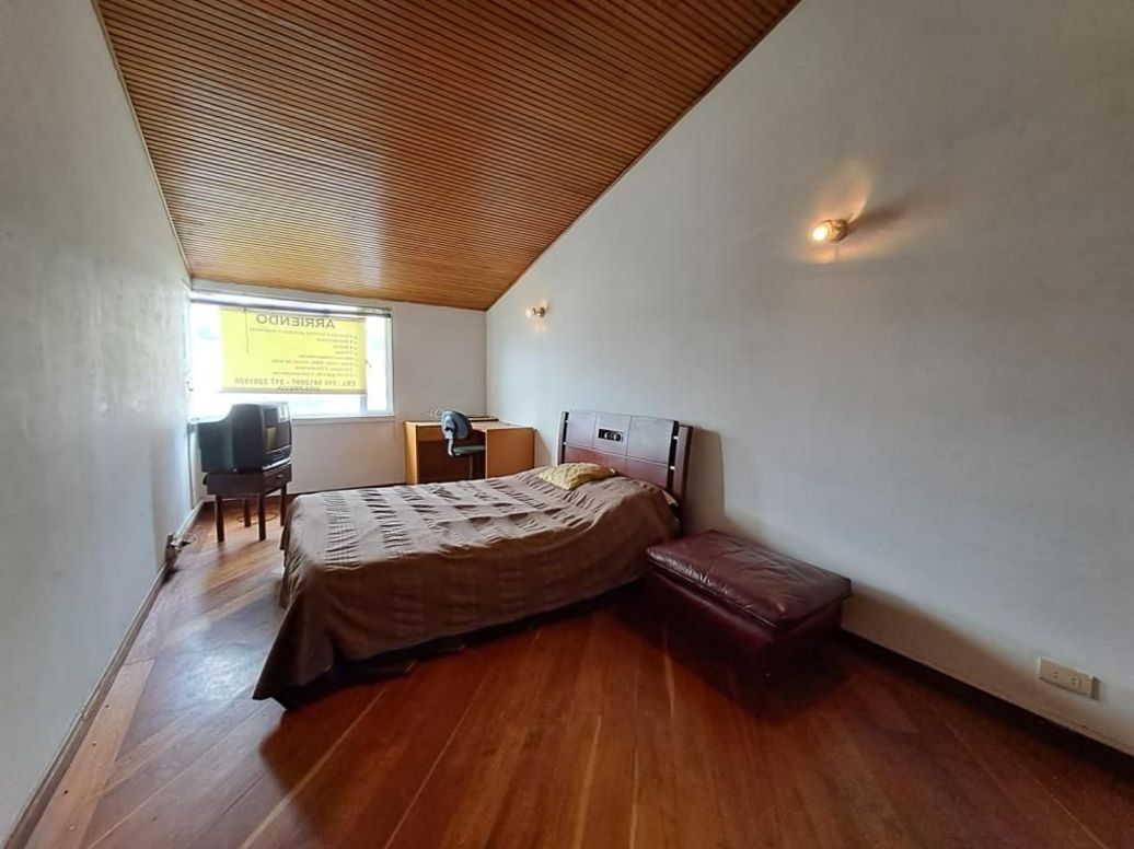 Casa de 6 alcobas en venta en Prado Veraniego Sur, Bogotá, 291 m² · foto 14 de 20