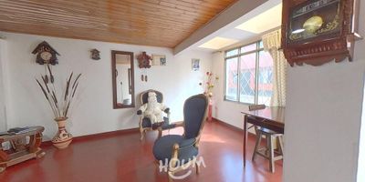 [VEN] ID HOUM: 134891

En Houm te ayudamos de forma fácil y segura. Los beneficios de comprar con nosotros:
    • Te ayudamos a conseguir financiamiento a través de una asesoría personalizada
    • Mediación y seguimiento de todo el proceso
    • Ponemos a tu disposición profesionales en notariado, registro y asesoría jurídica
¡Solo te preocupas de las firmas!

Casa en venta, ubicada en el barrio Samaria, con una superficie construida de 160.00 m² y superficie total de 160.00 m². 

Sus principales características son:

    • 3 dormitorios
    • 1 baño
    • No Admite mascotas
    • Cocina tipo americana
    • Año de construcción: 2014
            
Si compras con nosotros, te brindamos asesoría personalizada durante todo el proceso.
        
Más que una corredora, somos Houm.