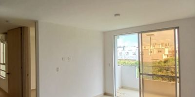 Apartamento en Venta en unidad cerrada en el sector de Galicia de facil acceso, cerca a universidades, rutas de transporte publico y con múltiples servicios complementarios de la zona. cuenta con sala-comedor, pisos porcelanato, dos habitaciones y dos baños, hall de alcobas, cocina integral mesón en granito, estufa y calentador a gas, zona de ropas. Habitacion principal con aire acondicionado. En conjunto cerrado con piscina, gimnasio, salón comunal, sauna/turco, parques infantiles, placa polideportiva, zonas verdes y un parqueadero cubierto. Vigilancia y portería las 24 Horas. *Inmuebles sujetos a verificación de disponibilidad.*
