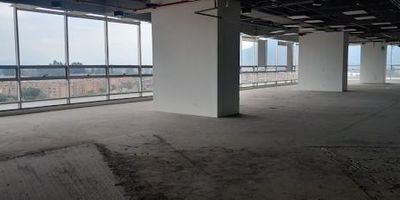 Inmueble en zona comercial, centro comercial santafe , alto flujo peatonal y vehicular sen entrega en obra gris
