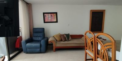 Apartamento en Venta en unidad cerrada en Maraya cerca a supermercados de cadena, clinicas, rutas de transporte publico y servicios complementarios, Cuenta con sala-comedor, pisos en baldosa, dos habitaciones y un baño, cocina integral mesón en madera, estufa y calentador a gas. La unidad cuenta con un parqueadero cubierto. Con vigilancia y portería las 24 Hora. *Inmuebles sujetos a verificación de disponibilidad.*