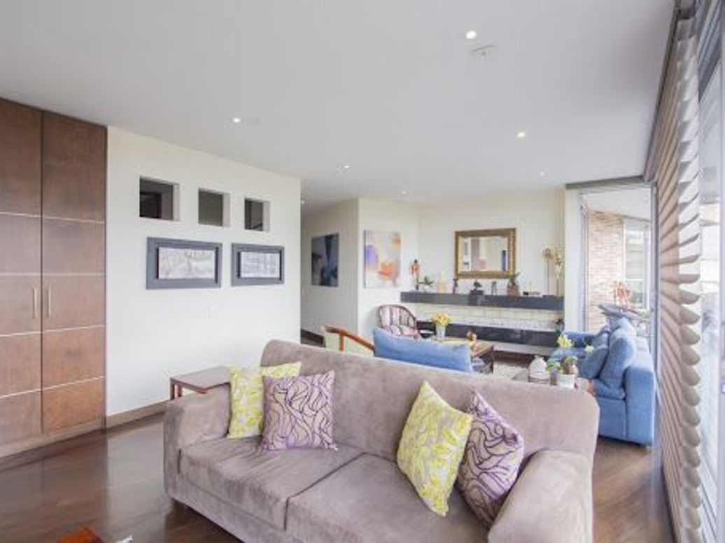 Apartamento de 2 alcobas en venta en Chico Oriental, Bogotá, 191 m² · foto 4 de 20